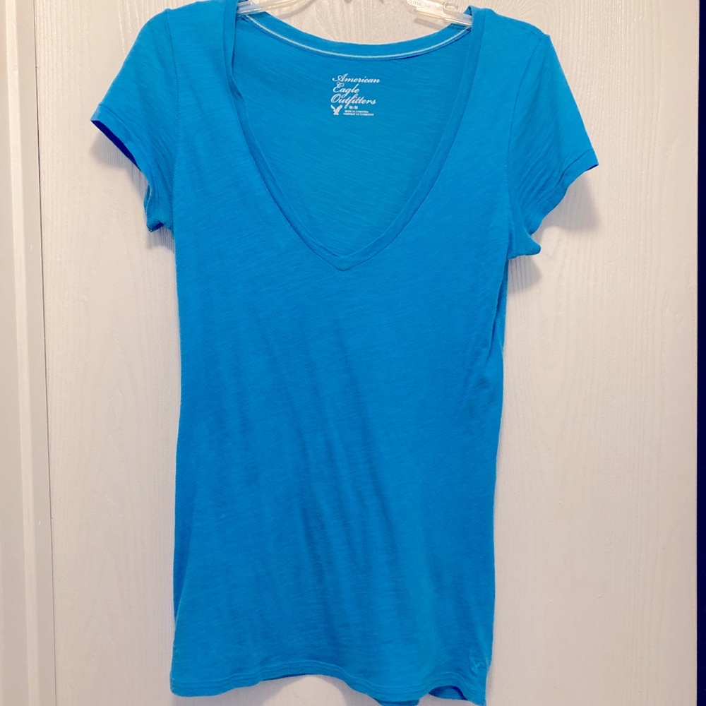 American Eagle Outfitters v neck tee